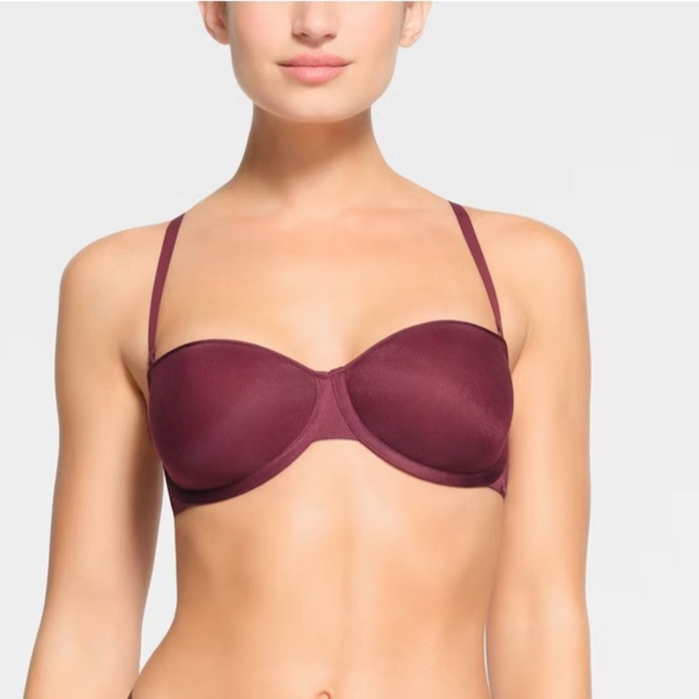 SKIMS WEIGHTLESS STRAPLESS BRA 30C